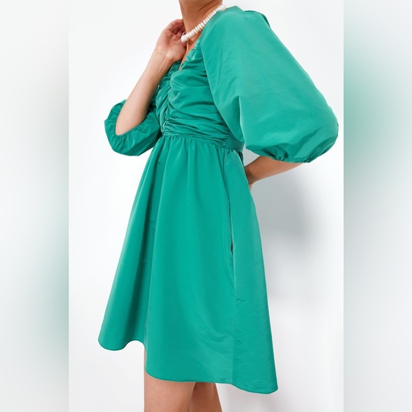 Hyacinth House Emerald Green Tuckernuck XS Ruched V-Neck Genevieve Mini Dress - Picture 5 of 11